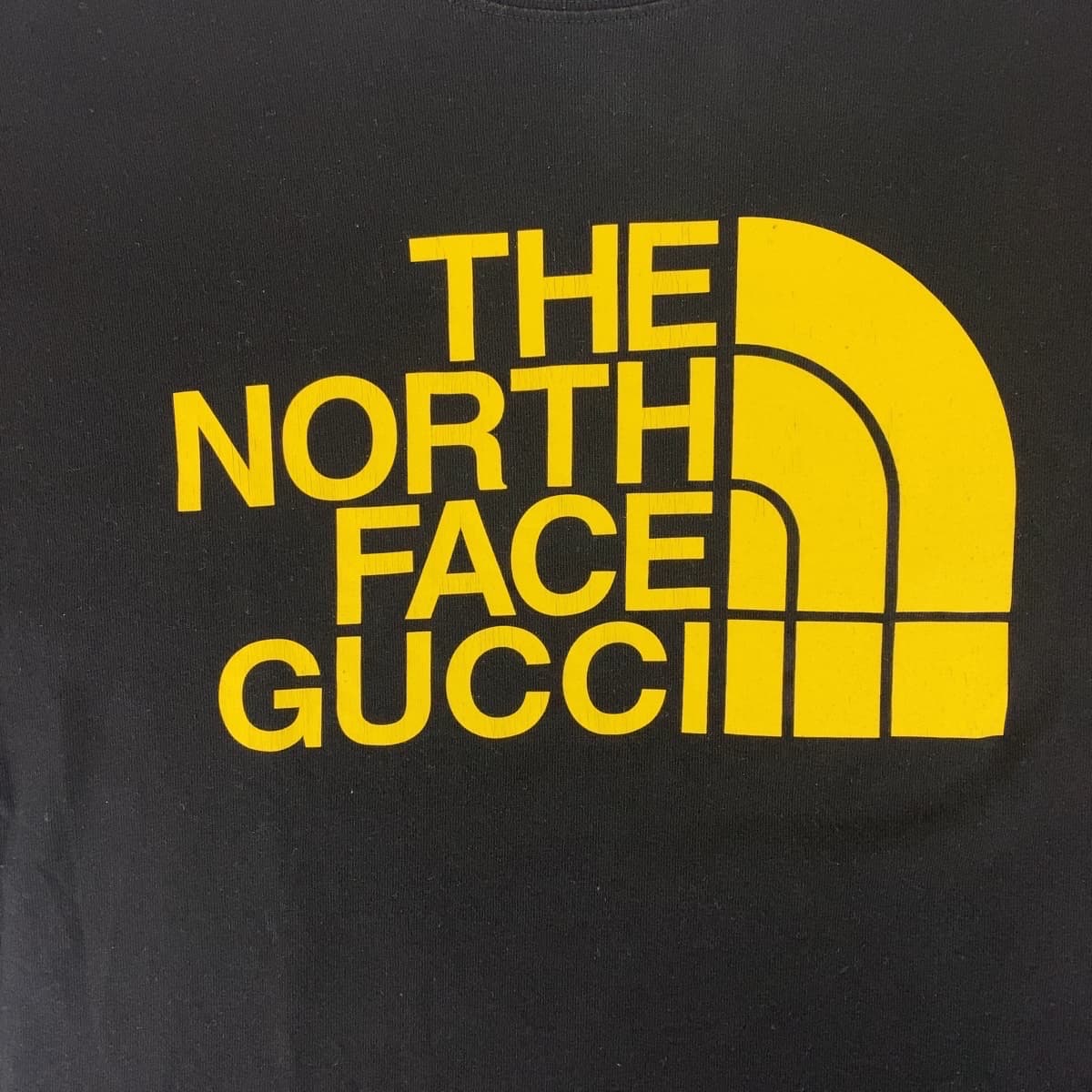 GUCCI グッチ グッチ×ノースフェイス サイズS ブラック 黒 イエロー 黄 コットン 616036 XJDCL 半袖Ｔシャツ クルーネック  メンズ