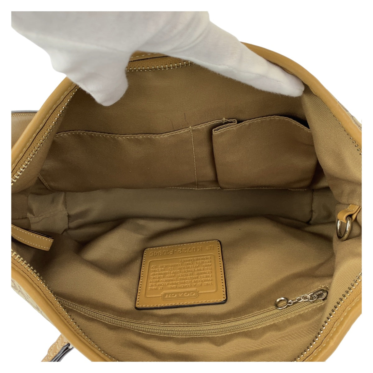 12493
COACH コーチ ミニシグネチャー ベージュ ブラウン シルバー金具 キャンバス ショルダーバッグ ポシェット 斜め掛け可能  レディース