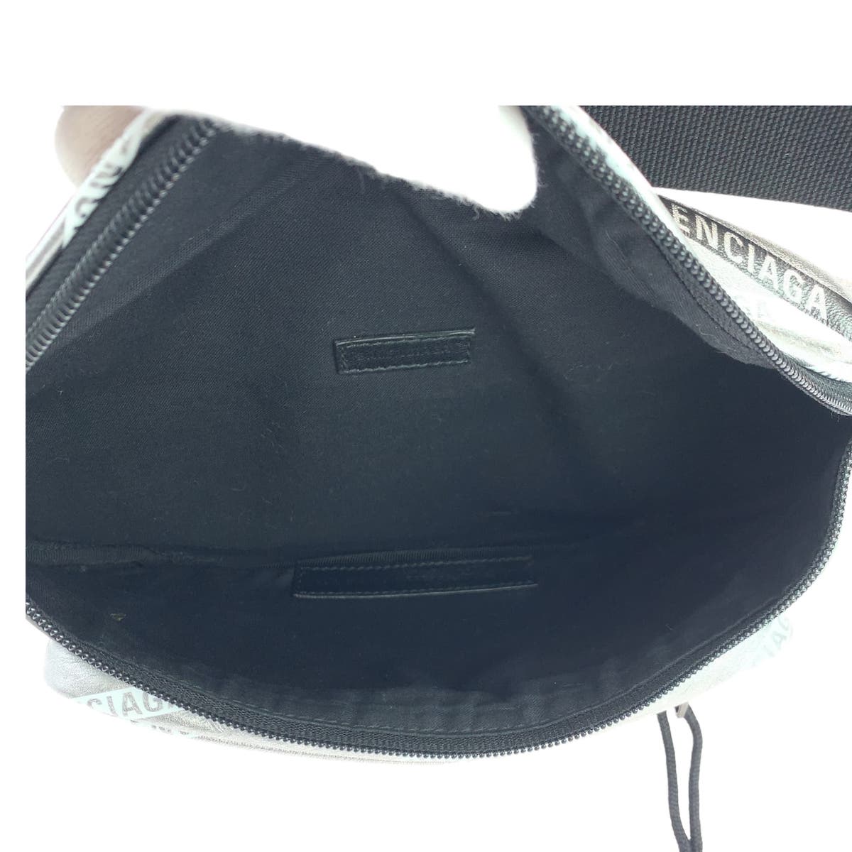 10951
BALENCIAGA バレンシアガ エクスプローラー シルバー ブラック金具 レザー ウエストバッグ ボディバッグ バムバッグ  メンズ