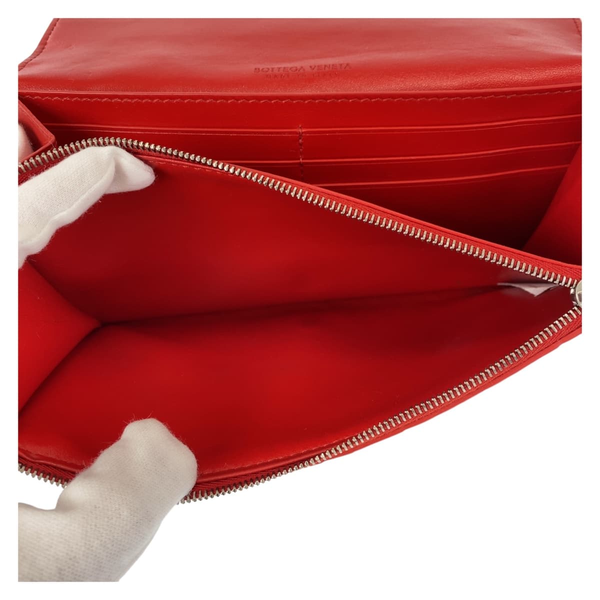 10997
BOTTEGAVENETA ボッテガヴェネタ マキシイントレチャート レッド 赤 シルバー金具 レザー 長財布 コンチネンタルウォレット  レディース