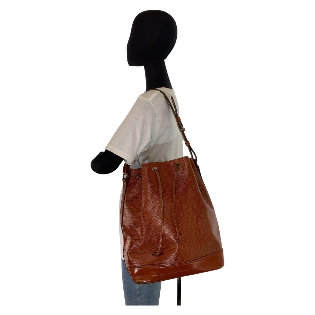 11016
LOUIS VUITTON ルイヴィトン エピ ノエ ブラウン ゴールド金具 エピレザー M44003 ショルダーバッグ 肩掛け 巾着バッグ  レディース