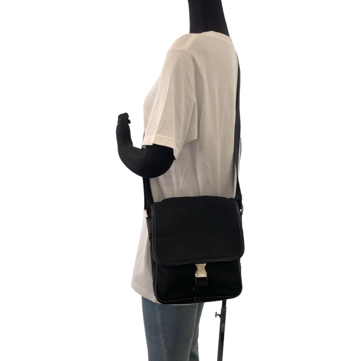 11069
PRADA プラダ テスート 三角ロゴプレート ブラック 黒 シルバー金具 ナイロン ショルダーバッグ 斜め掛け  レディース