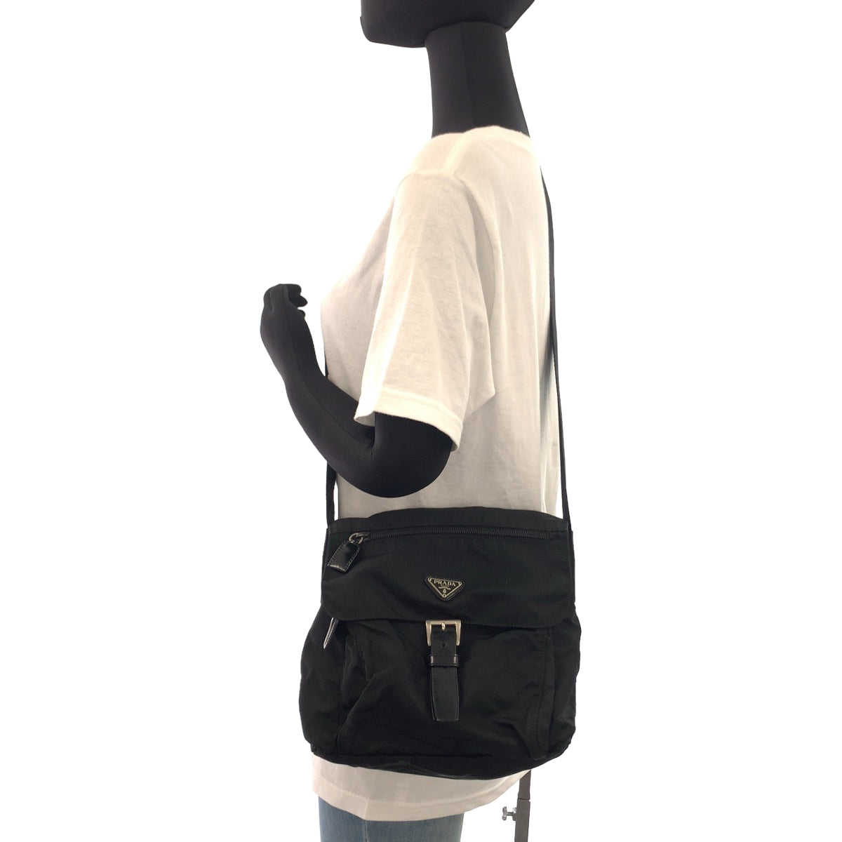 11074
PRADA プラダ テスート 三角ロゴプレート ブラック 黒 シルバー金具 ナイロン 斜め掛け ショルダーバッグ ポシェット  レディース