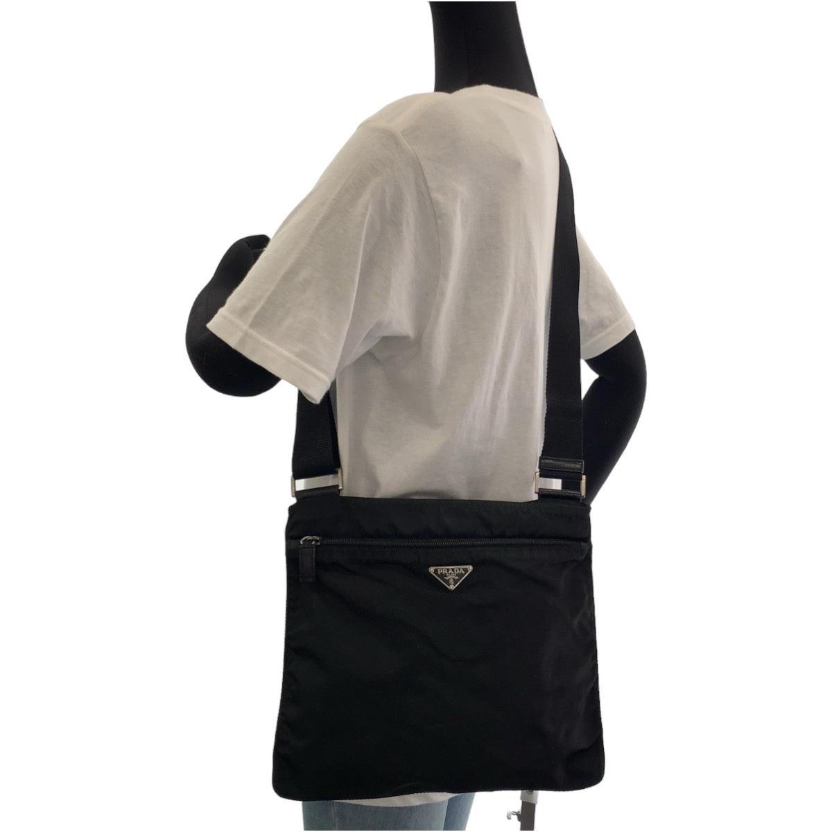 12482
PRADA プラダ テスート 三角ロゴプレート ブラック 黒 シルバー金具 ナイロン 斜め掛け ショルダーバッグ メッセンジャーバッグ  メンズ