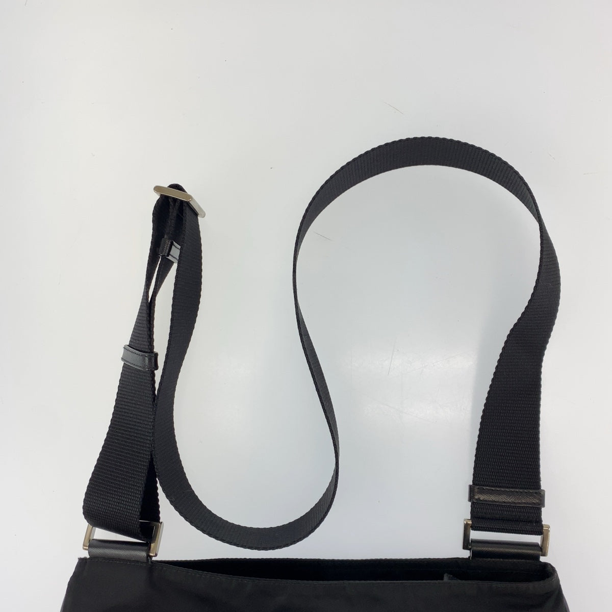 11110
PRADA プラダ テスート 三角ロゴプレート ブラック 黒 シルバー金具 ナイロン 斜め掛け ショルダーバッグ  レディース