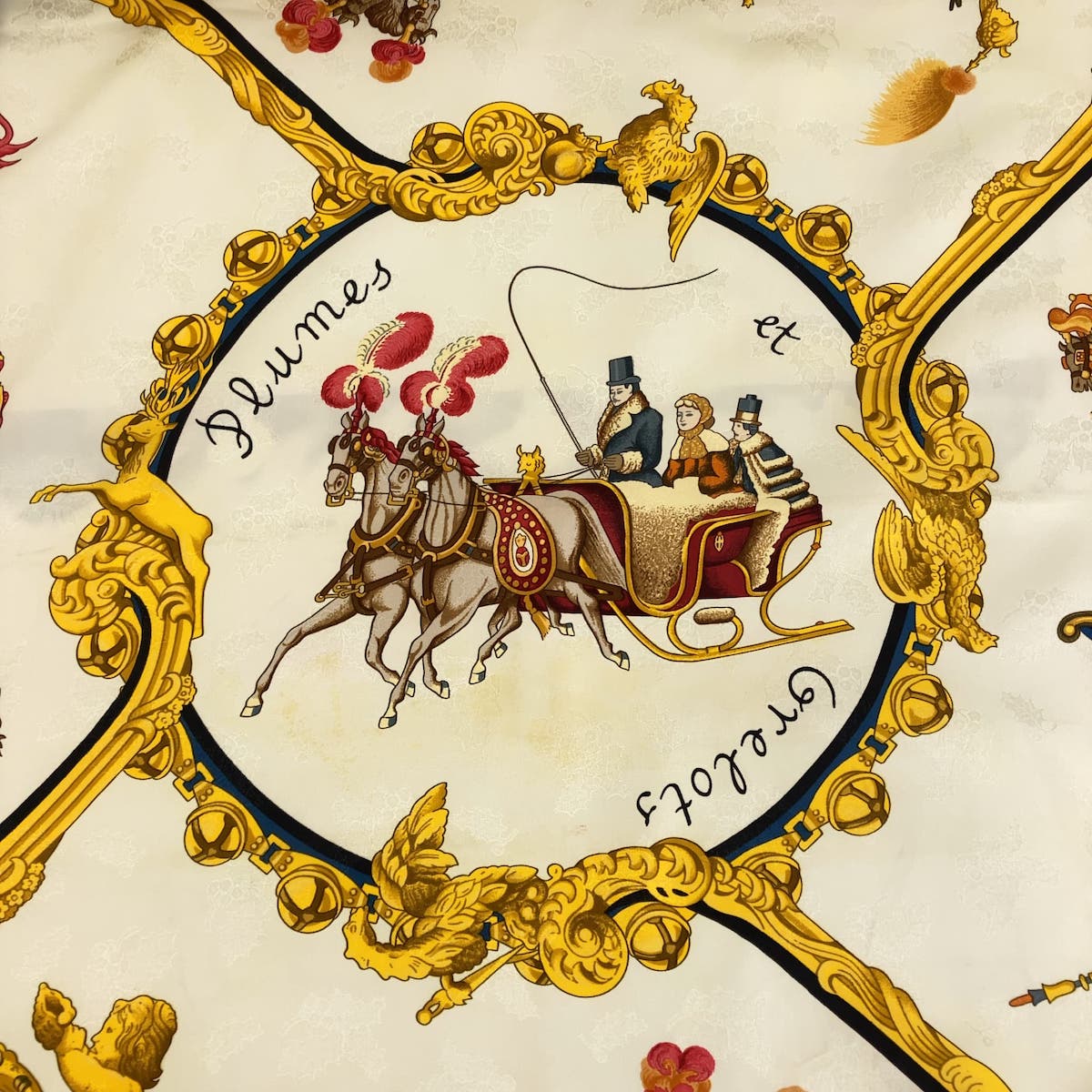 11130
HERMES エルメス Plumes et Grelots カレ90 ホワイト マルチカラー シルク スカーフ  レディース