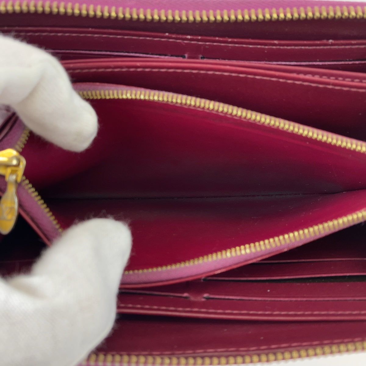 LOUIS VUITTON Louis Vuitton Vernis Portefeuille Zippy Wallet Wine Red Bordeaux Gradient Enamel M90972 Long Wallet Round Zipper Women's