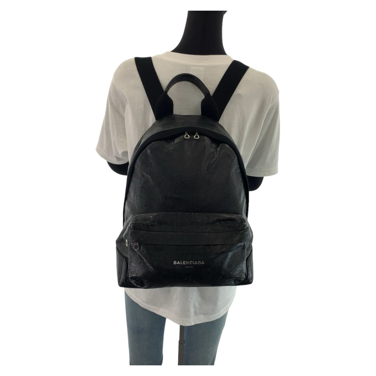 11157
BALENCIAGA バレンシアガ エッセンシャル しわ加工 男女兼用 ブラック 黒 シルバー金具 レザー バックパック リュックサック  メンズ