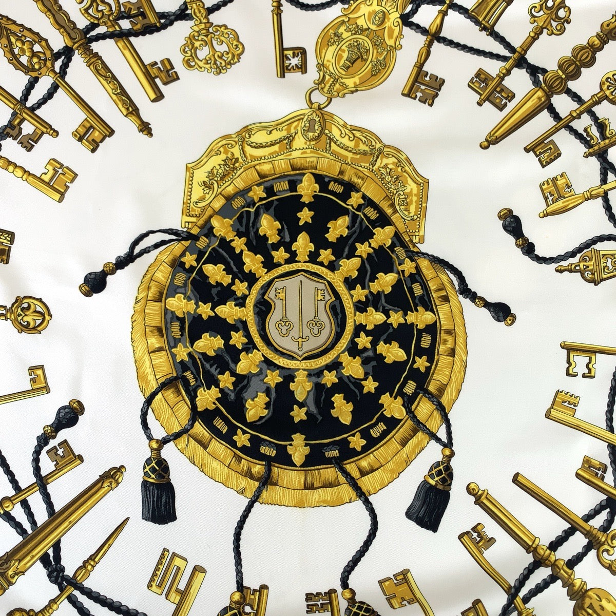 11215
HERMES エルメス LES CLES THE KEYS RARE カレ90 ブラック マルチカラー シルク スカーフ ストール  レディース