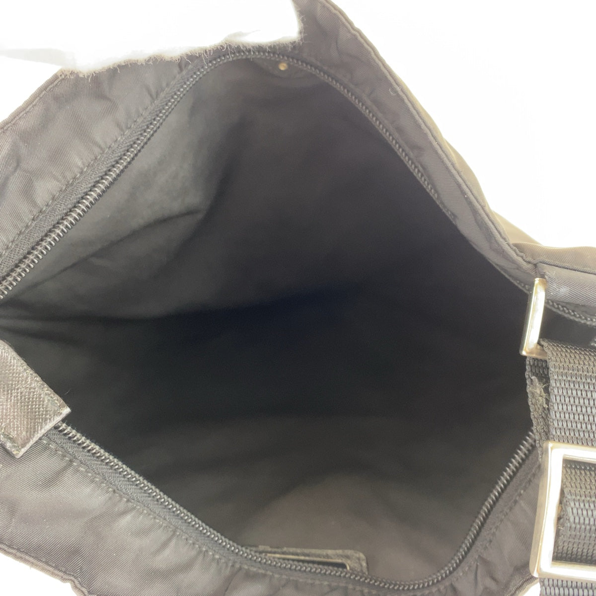 12469
PRADA プラダ テスート 三角ロゴプレート ブラック 黒 シルバー金具 ナイロン ショルダーバッグ ポシェット 男女兼用  レディース