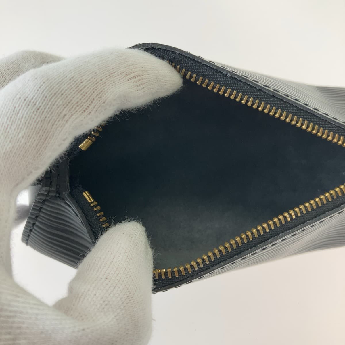 2455
LOUIS VUITTON ルイヴィトン エピ スフロ ポーチのみ ブラック 黒 ゴールド金具 レザー M52222 ハンドバッグ アクセサリーポーチ  レディース