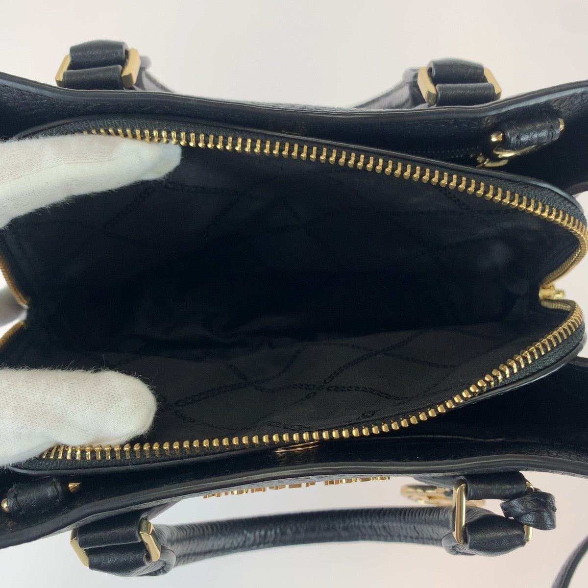 11305
Michael Kors マイケルコース ブラック 黒 ゴールド金具 レザー ショルダーバッグ ハンドバッグ  レディース
