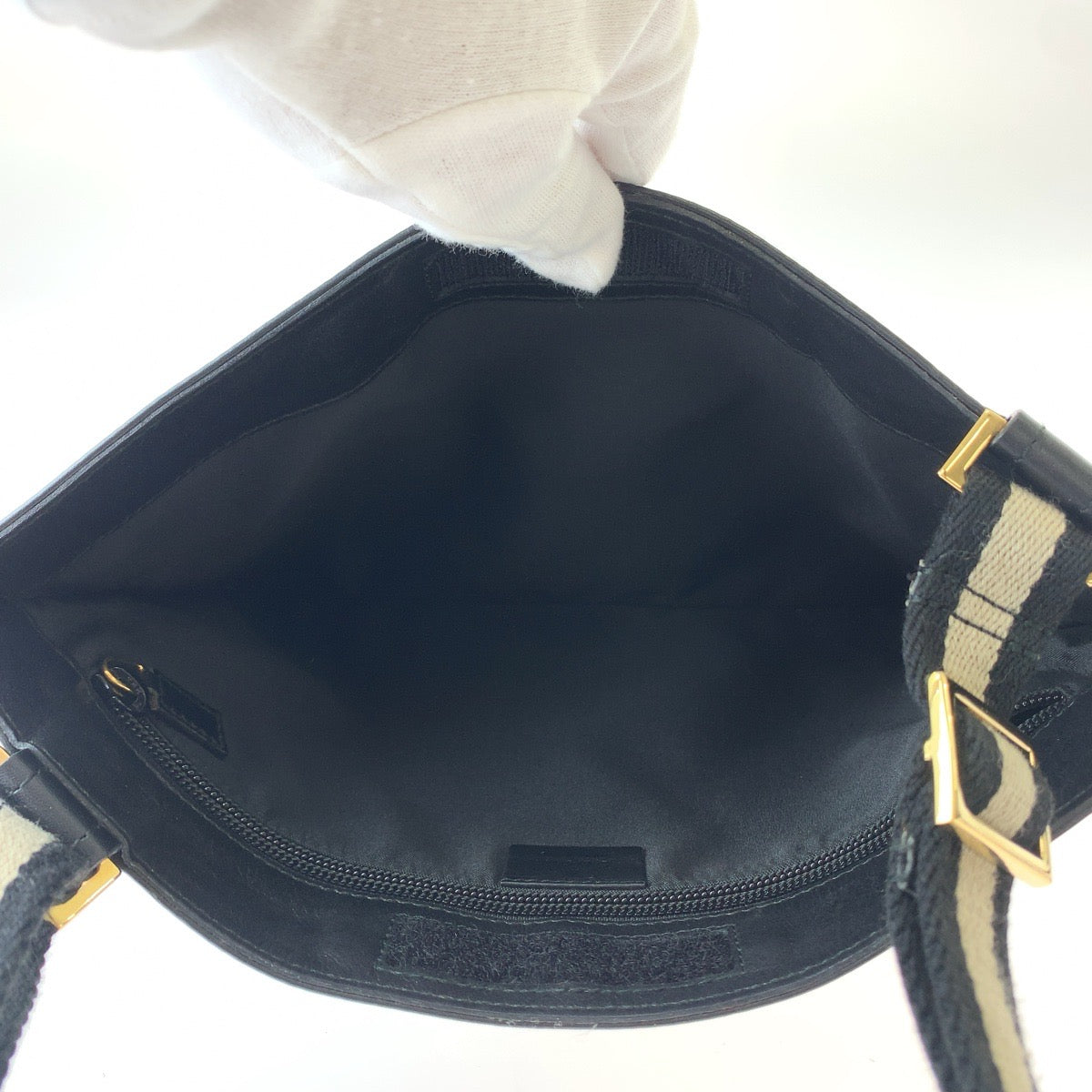 11314
GUCCI グッチ ブラック 黒 ゴールド金具 GGキャンバス / レザー 019 0354 斜め掛け ショルダーバッグ  メンズ