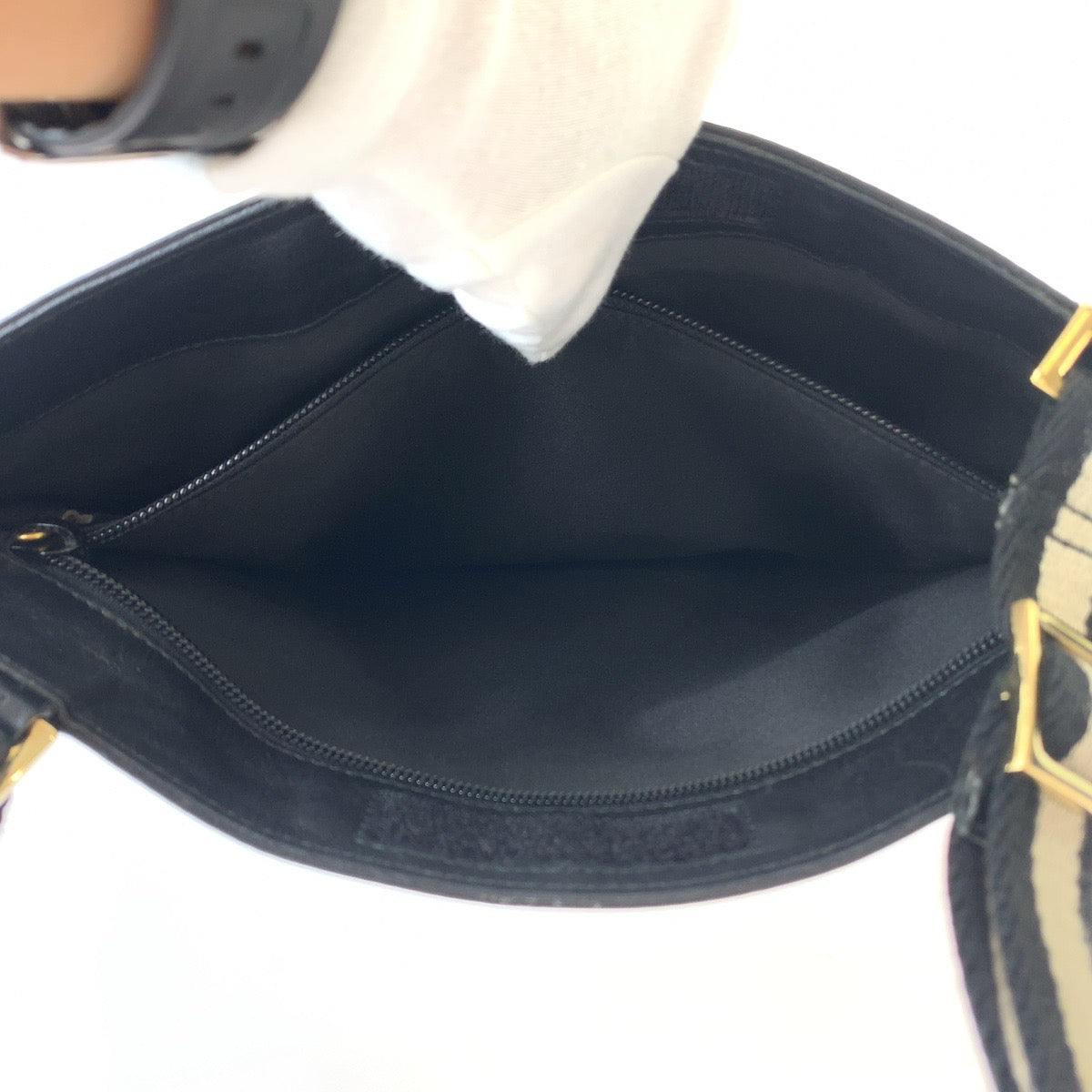 11314
GUCCI グッチ ブラック 黒 ゴールド金具 GGキャンバス / レザー 019 0354 斜め掛け ショルダーバッグ  メンズ