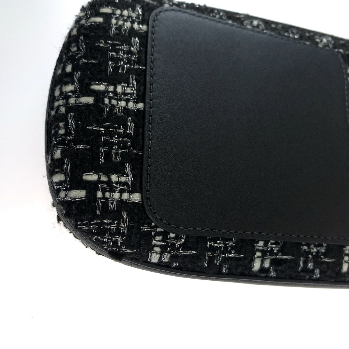 11288
Kate Spade ケイトスペード ツイード ブラック ホワイト シルバー金具 レザー / ツイード KE429 0063 ショルダーバッグ フォンケース ポシェット  レディース