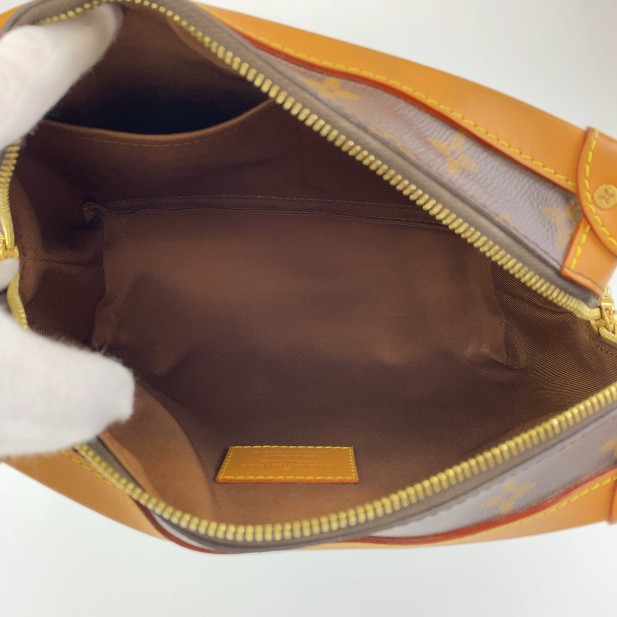 11426
LOUIS VUITTON ルイヴィトン モノグラム ソフトトランク ブラウン ベージュ ゴールド金具 PVC / レザー M44660 斜め掛け ショルダーバッグ  レディース