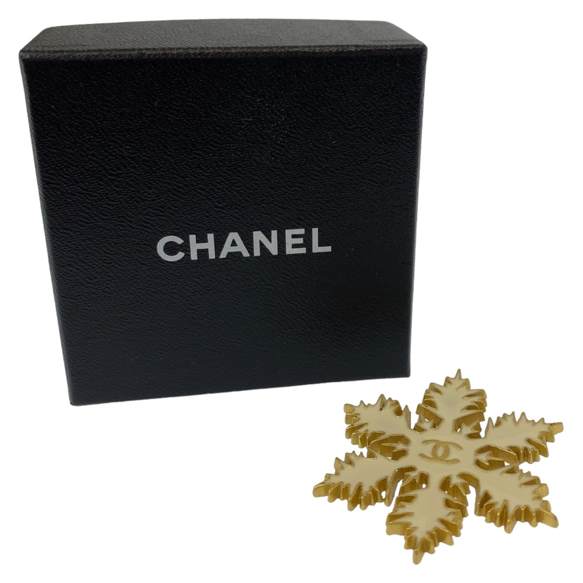 11485
 CHANEL Coco Mark Snowflake White Gold Metal Plated Brooch for Women