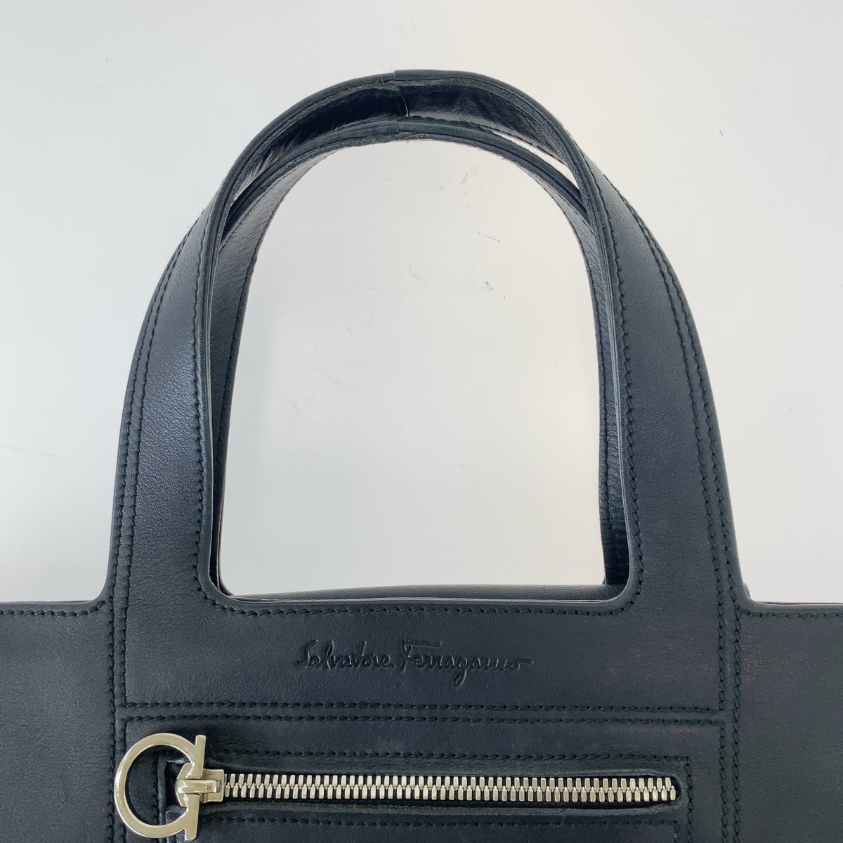 Salvatore Ferragamo サルヴァトーレフェラガモ ガンチーニ ブラック 黒 シルバー金具 レザー トートバッグ ハンドバッグ  レディース