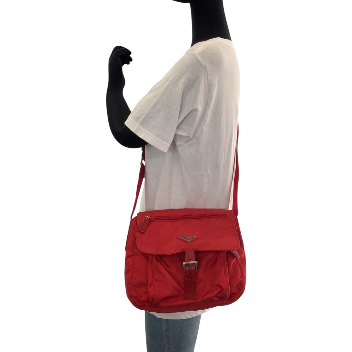 12402
PRADA プラダ テスート 三角ロゴプレート レッド ゴールド金具 ナイロン ショルダーバッグ ポシェット  レディース