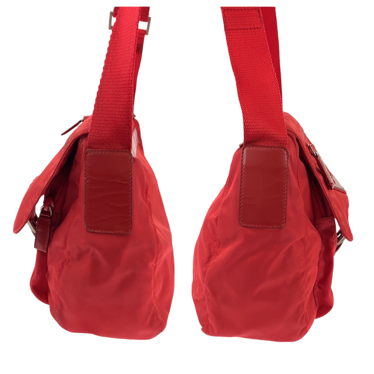 12402
PRADA プラダ テスート 三角ロゴプレート レッド ゴールド金具 ナイロン ショルダーバッグ ポシェット  レディース