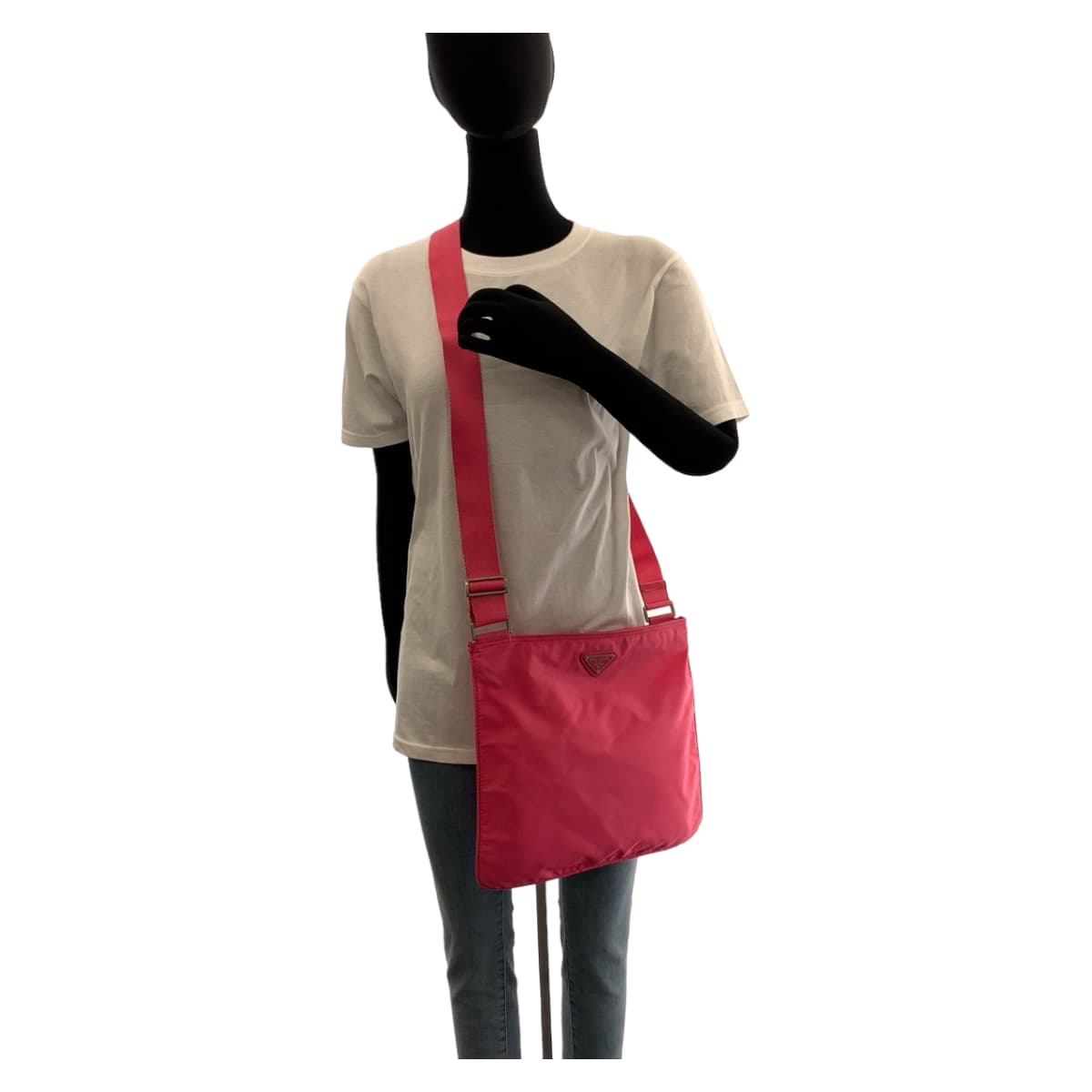 11570
PRADA プラダ テスート 三角ロゴ ピンク シルバー金具 ナイロン 斜め掛け ショルダーバッグ  レディース