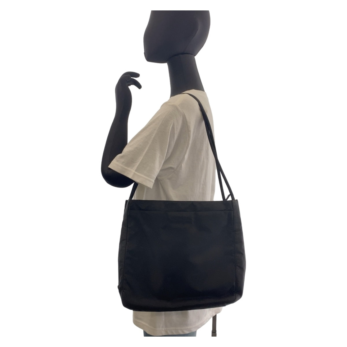 11573
PRADA プラダ テスート 三角ロゴプレート ブラック シルバー金具 ナイロン トートバッグ ショルダーバッグ  レディース AB16