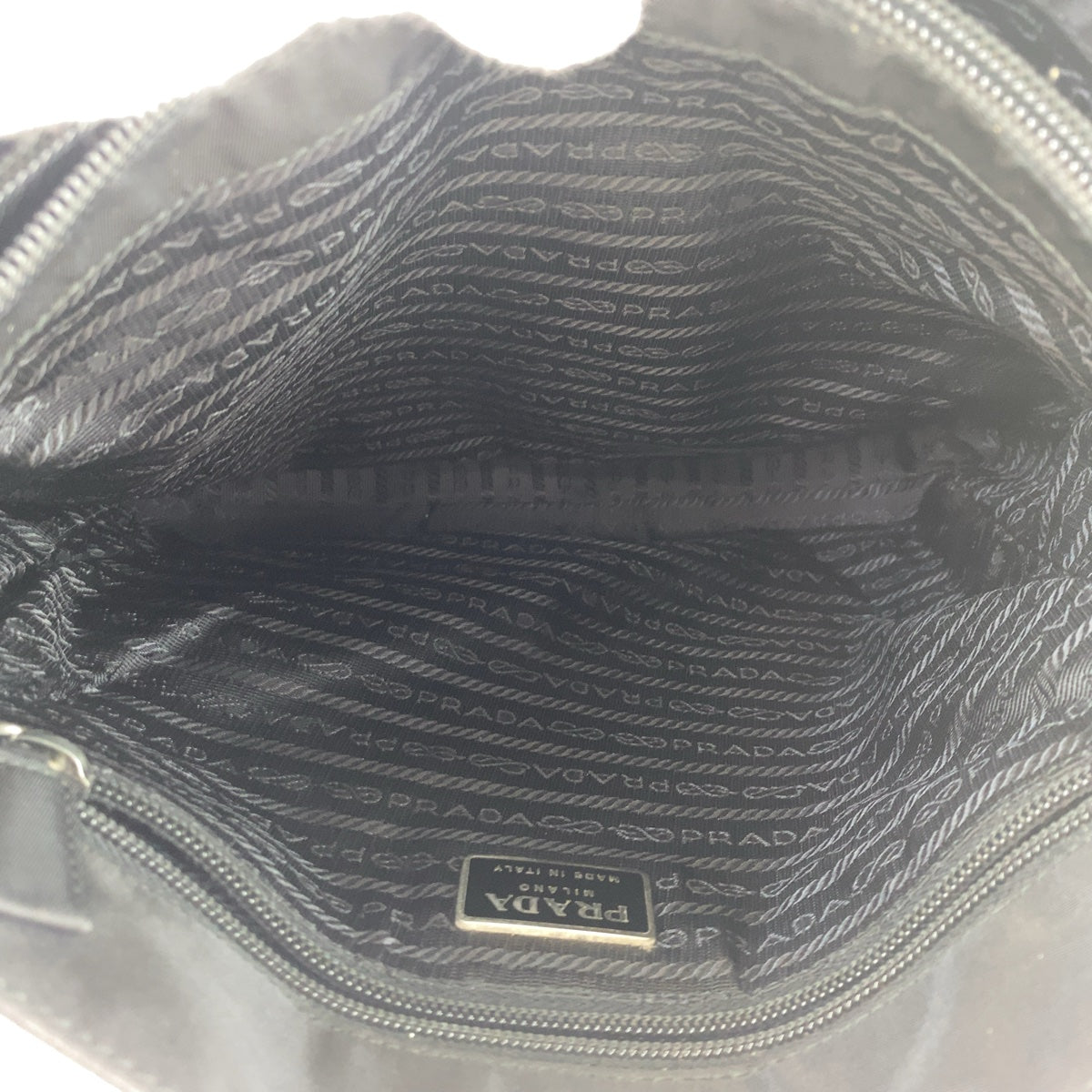 11573
PRADA プラダ テスート 三角ロゴプレート ブラック シルバー金具 ナイロン トートバッグ ショルダーバッグ  レディース AB16