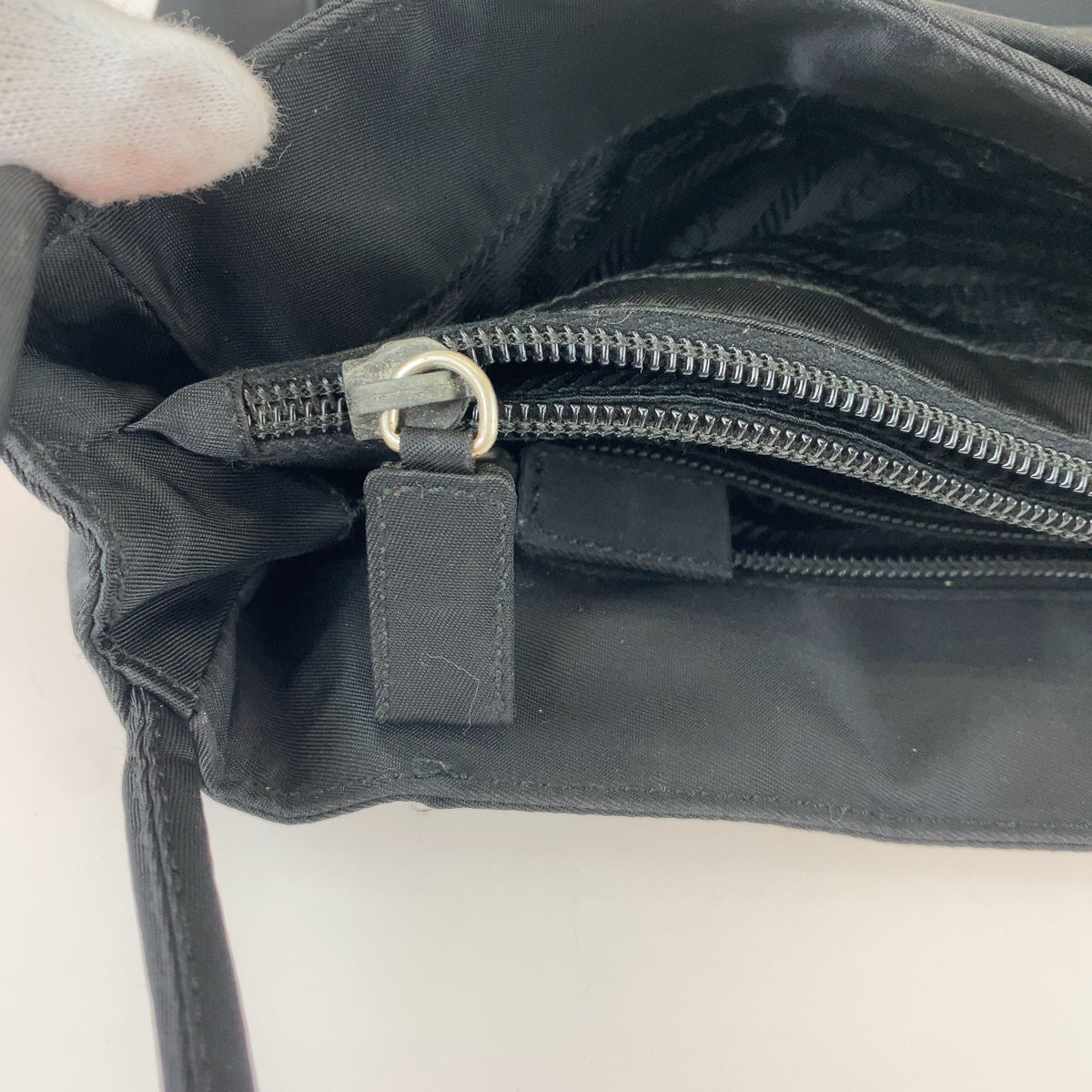 11573
PRADA プラダ テスート 三角ロゴプレート ブラック シルバー金具 ナイロン トートバッグ ショルダーバッグ  レディース AB16
