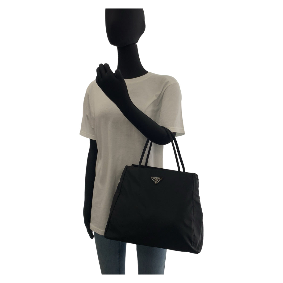 111581
PRADA プラダ テスート 三角ロゴプレート ブラック 黒 シルバー金具 ナイロン トートバッグ ハンドバッグ  レディース