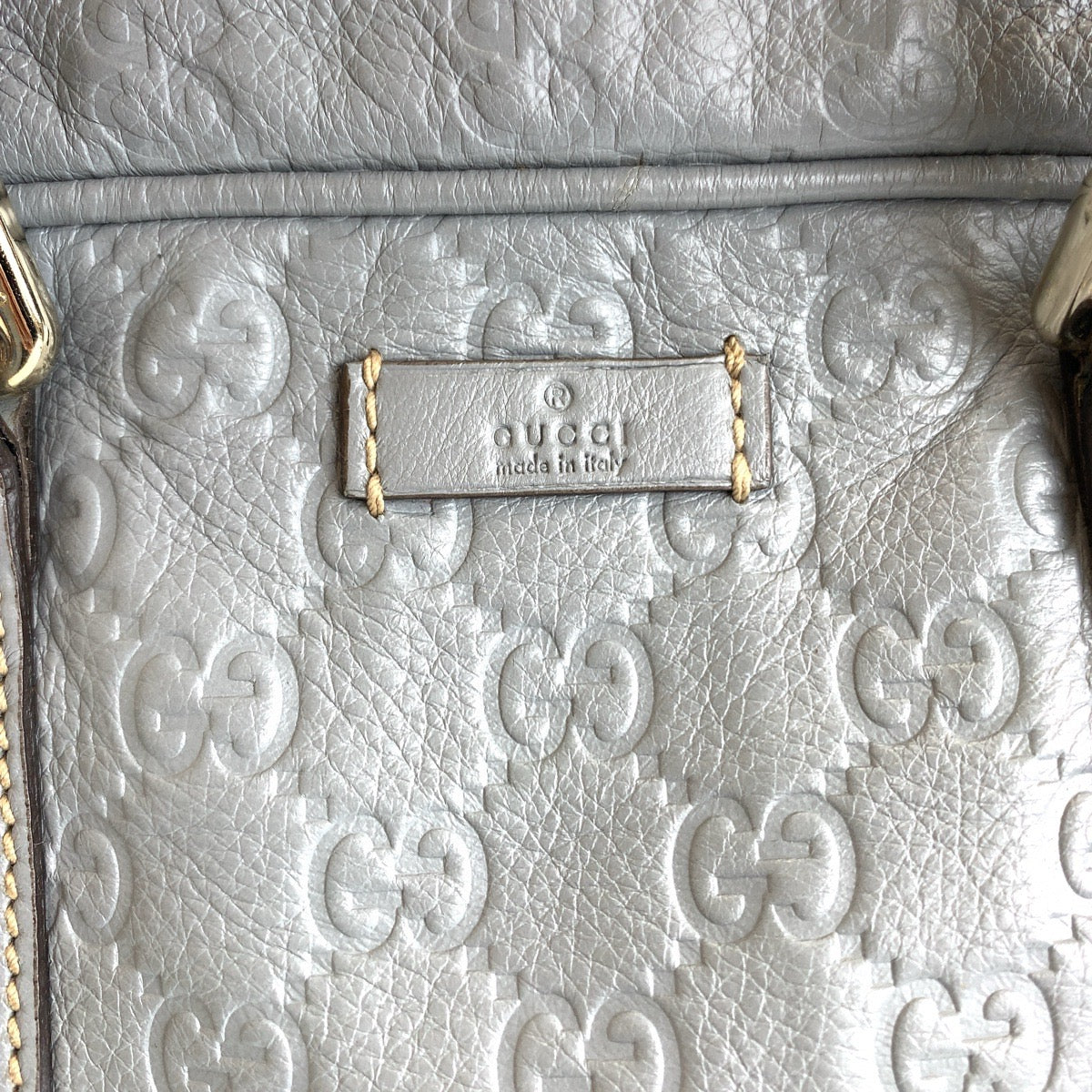 12371
GUCCI グッチ グッチシマ グレー ゴールド金具 レザー 201480 ビジネスバッグ ブリーフケース A4収納  メンズ