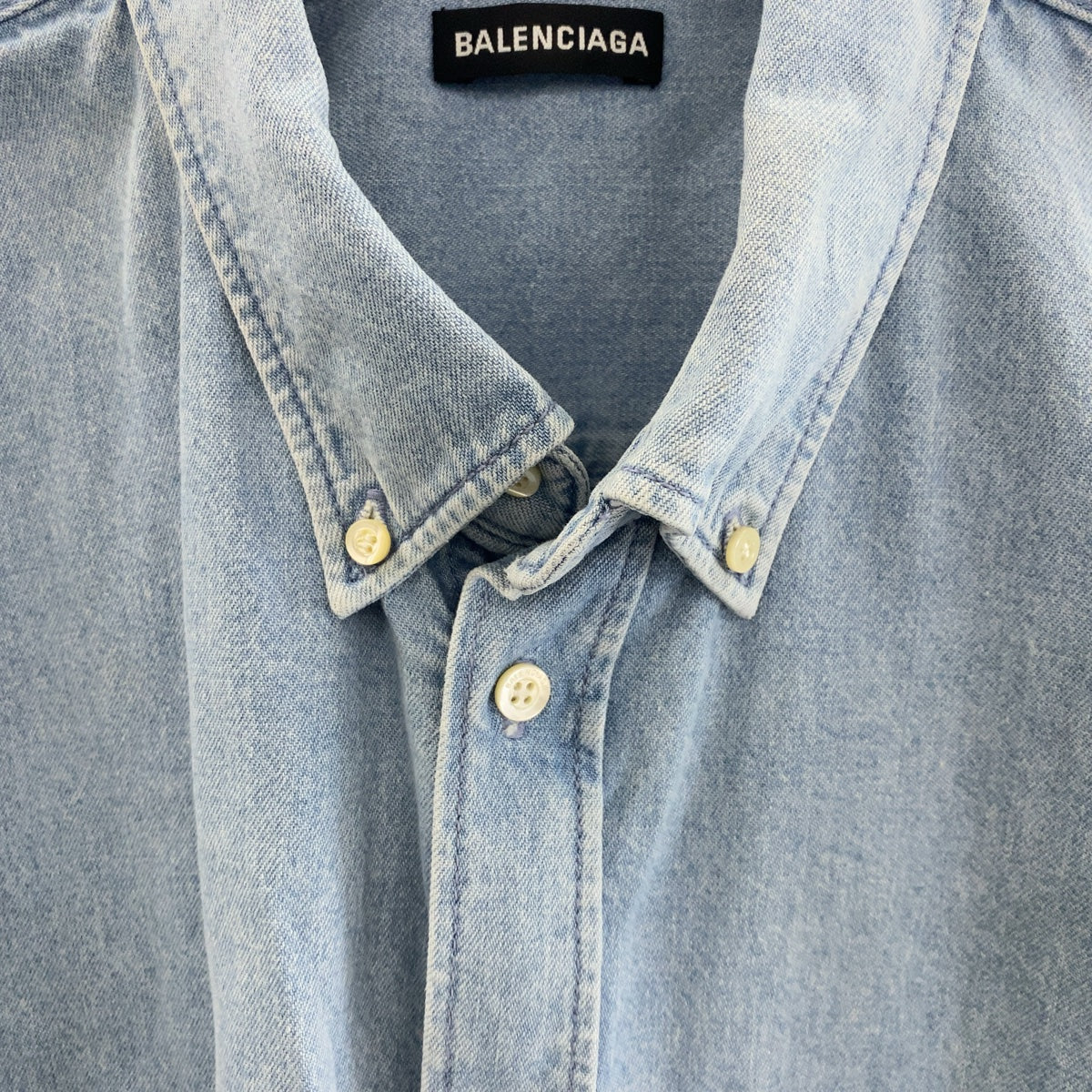 BALENCIAGA バレンシアガ バッグロゴ デニム サイズ38 ライトブルー コットン 半袖シャツ ボタンダウンシャツ  メンズ