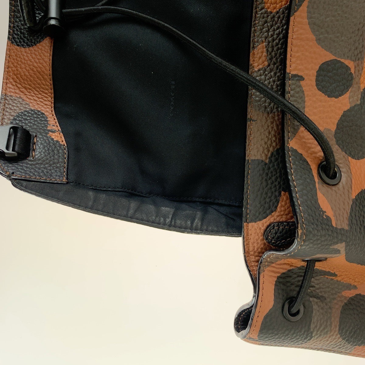 11668
COACH コーチ マンハッタン プリンテッド カモフラ柄 ブラウン ブラック レザー バックパック リュックサック  メンズ