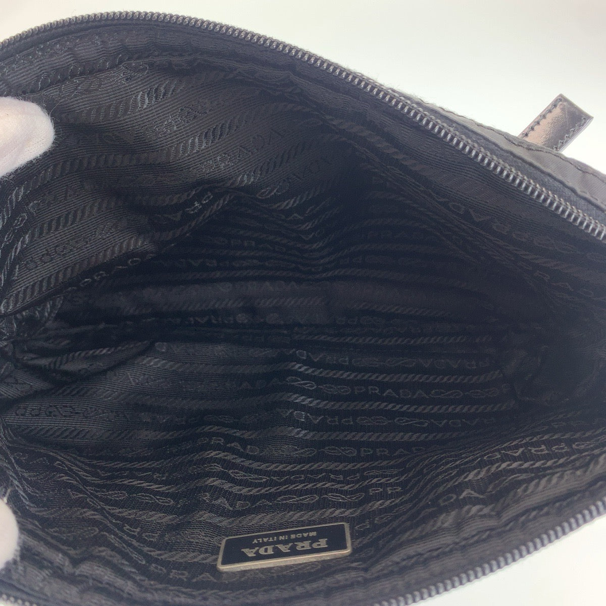 112360
PRADA プラダ テスート 三角ロゴプレート ブラック 黒 シルバー金具 ナイロン BM0008 ウエストポーチ バムバッグ  レディース