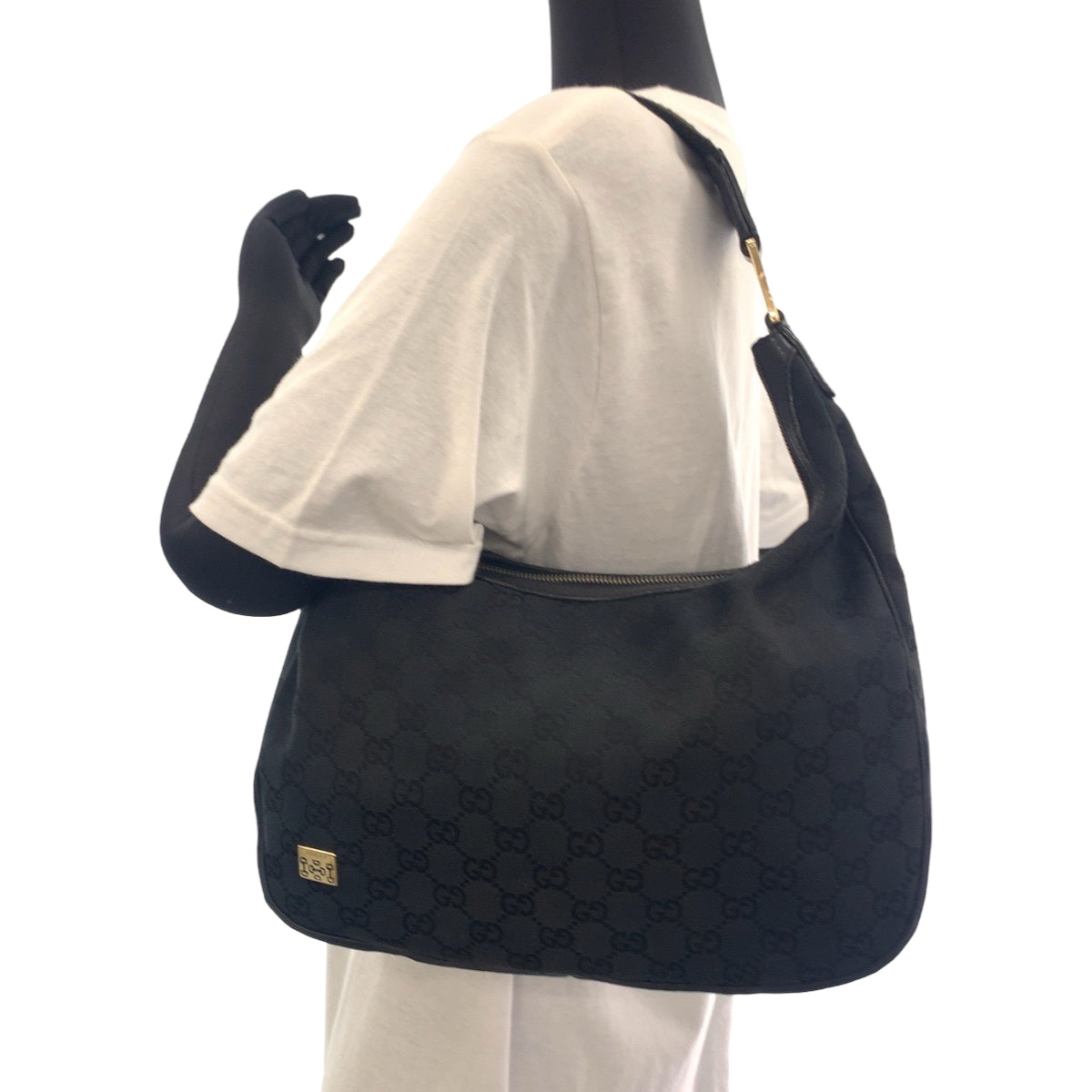 11685
GUCCI グッチ ホーボー ブラック シルバー金具 GGキャンバス 145757 ホーボー ワンショルダーバッグ 肩掛け  レディース ABP32