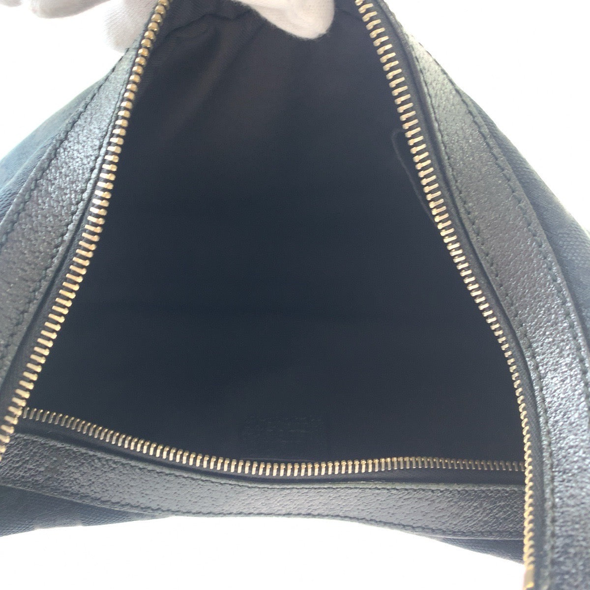 11685
GUCCI グッチ ホーボー ブラック シルバー金具 GGキャンバス 145757 ホーボー ワンショルダーバッグ 肩掛け  レディース ABP32