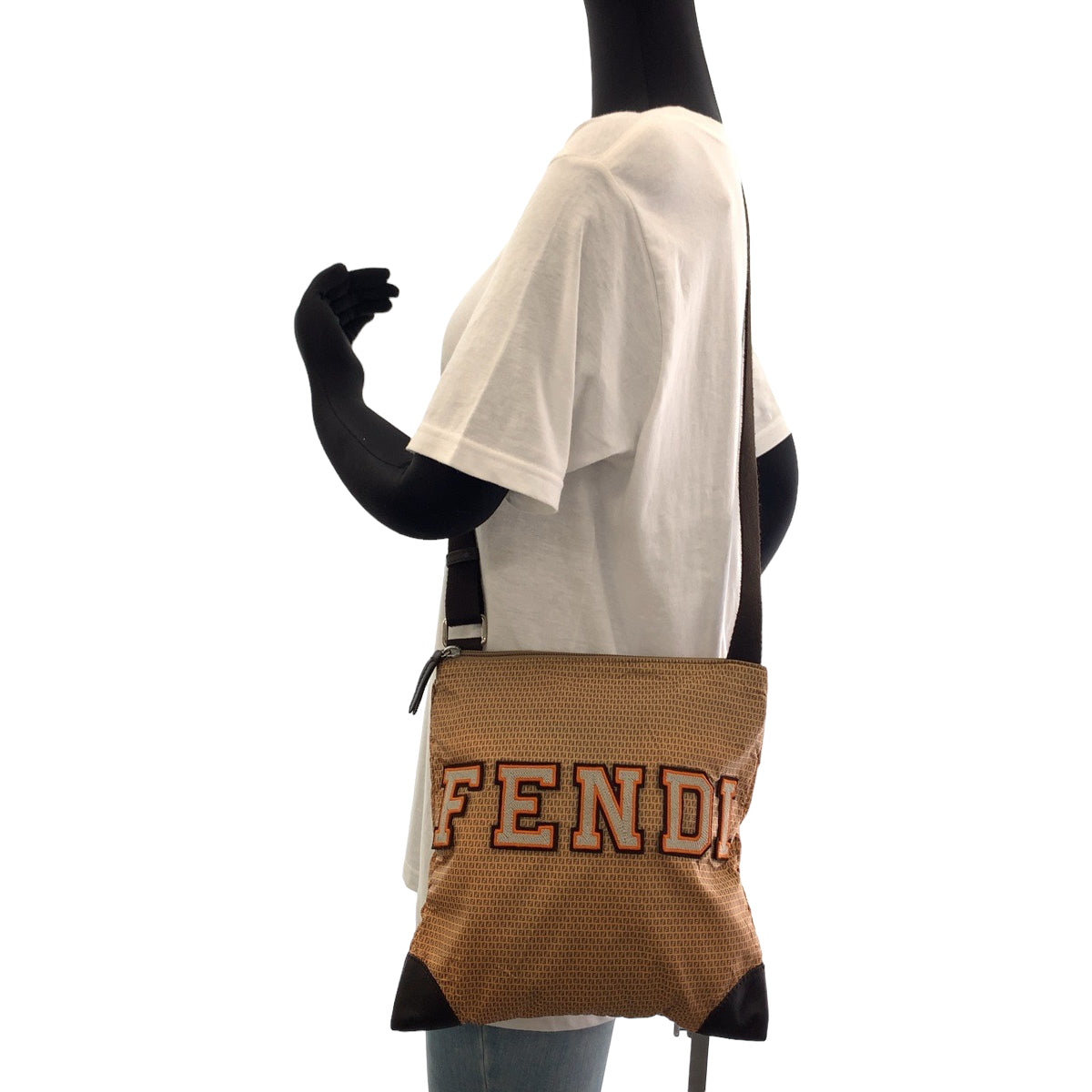 11704
FENDI フェンディ ズッキーノ柄 ブラウン オレンジ シルバー金具 ナイロン 8BTI84 ショルダーバッグ 斜め掛け ポシェット  レディース