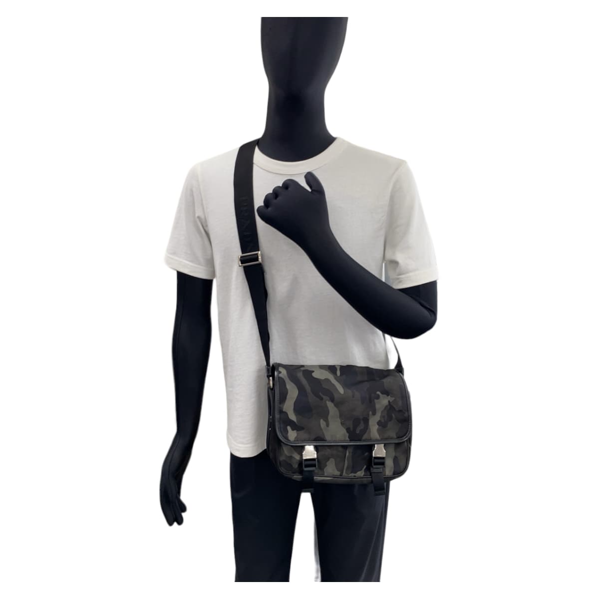 11714
PRADA プラダ テスート 三角ロゴプレート カモフラージュ マルチカラー シルバー金具 ナイロン 斜め掛け ショルダーバッグ メッセンジャーバッグ  メンズ
