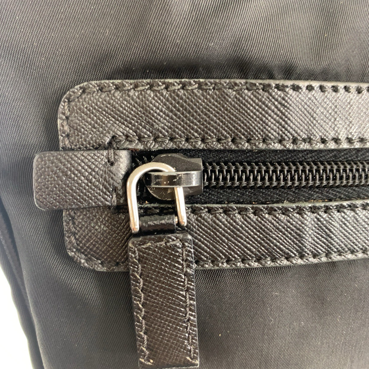 12333
PRADA プラダ テスート 三角ロゴプレート ブラック 黒 シルバー金具 ナイロン 斜め掛け ショルダーバッグ ポシェット  メンズ
