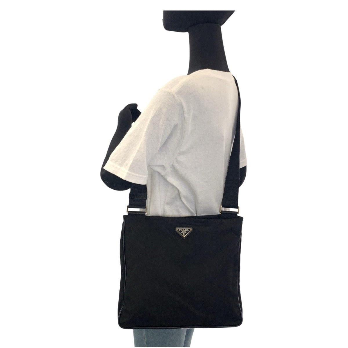 12333
PRADA プラダ テスート 三角ロゴプレート ブラック 黒 シルバー金具 ナイロン 斜め掛け ショルダーバッグ ポシェット  メンズ