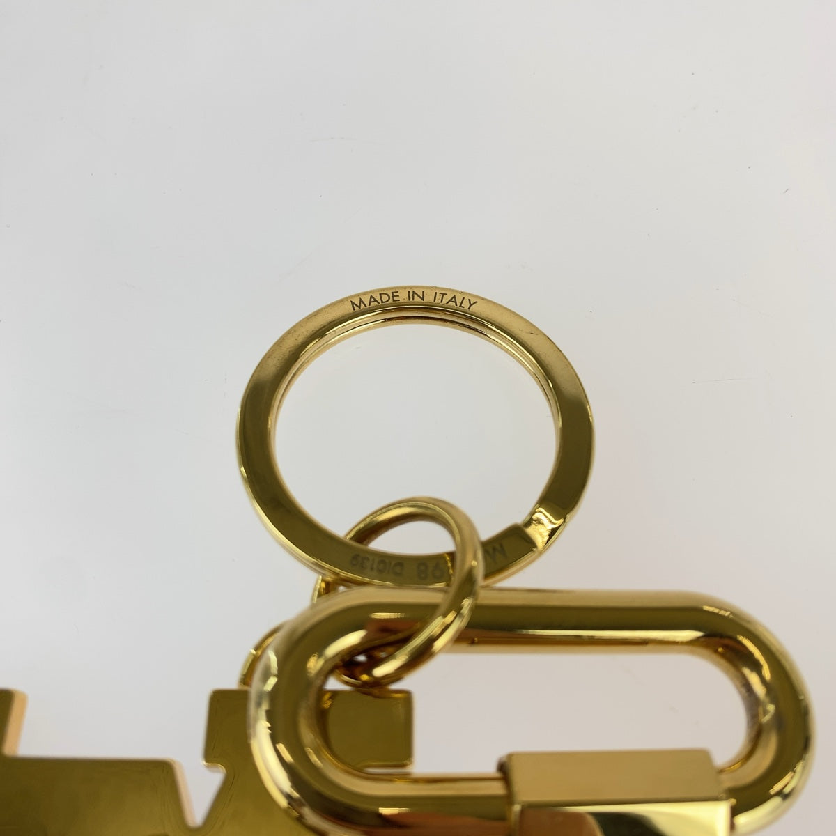 12314
LOUIS VUITTON ルイヴィトン LVロゴ ポルトクレ パープル ゴールド金具 メタル M68298 キーホルダー チャーム  レディース