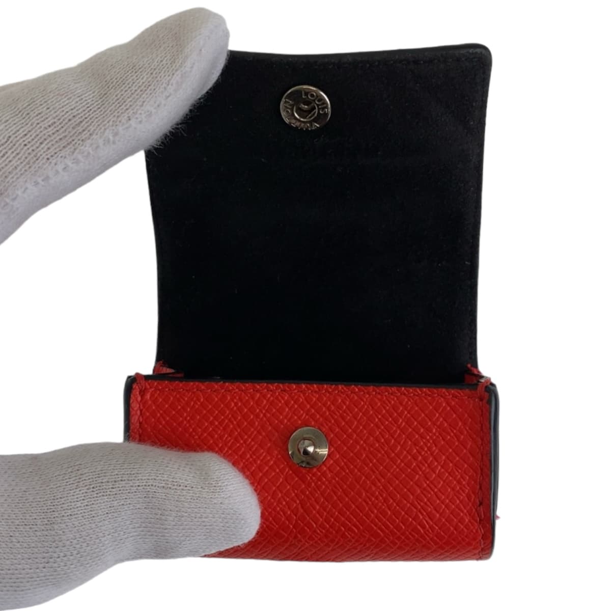 111761
LOUIS VUITTON ルイヴィトン モノグラム AirPods PRO レッド シルバー金具 PVC M77264 エアポッズケース 男女兼用  メンズ