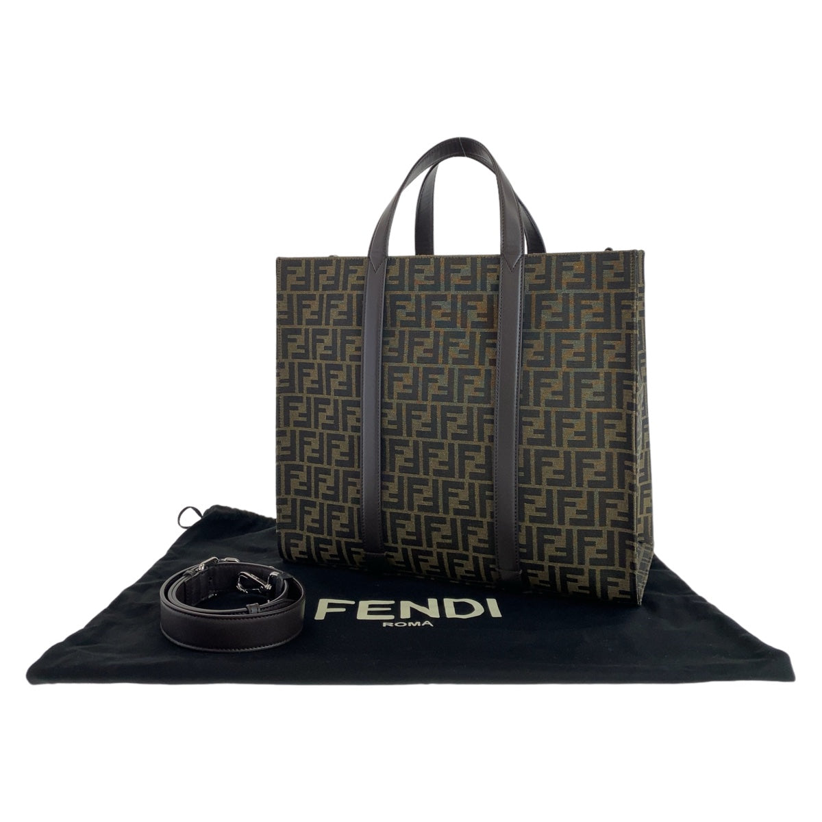 11765
FENDI フェンディ ズッカ ブラウン シルバー金具 キャンバス / レザー 7VA390 トートバッグ 男女兼用  メンズ