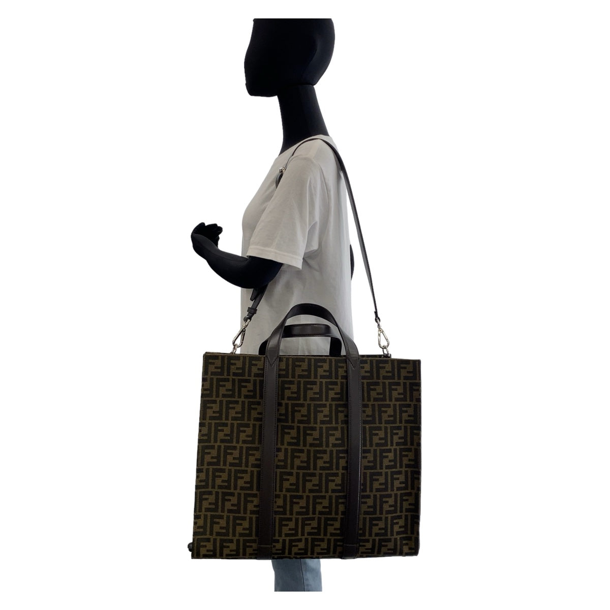 11765
FENDI フェンディ ズッカ ブラウン シルバー金具 キャンバス / レザー 7VA390 トートバッグ 男女兼用  メンズ