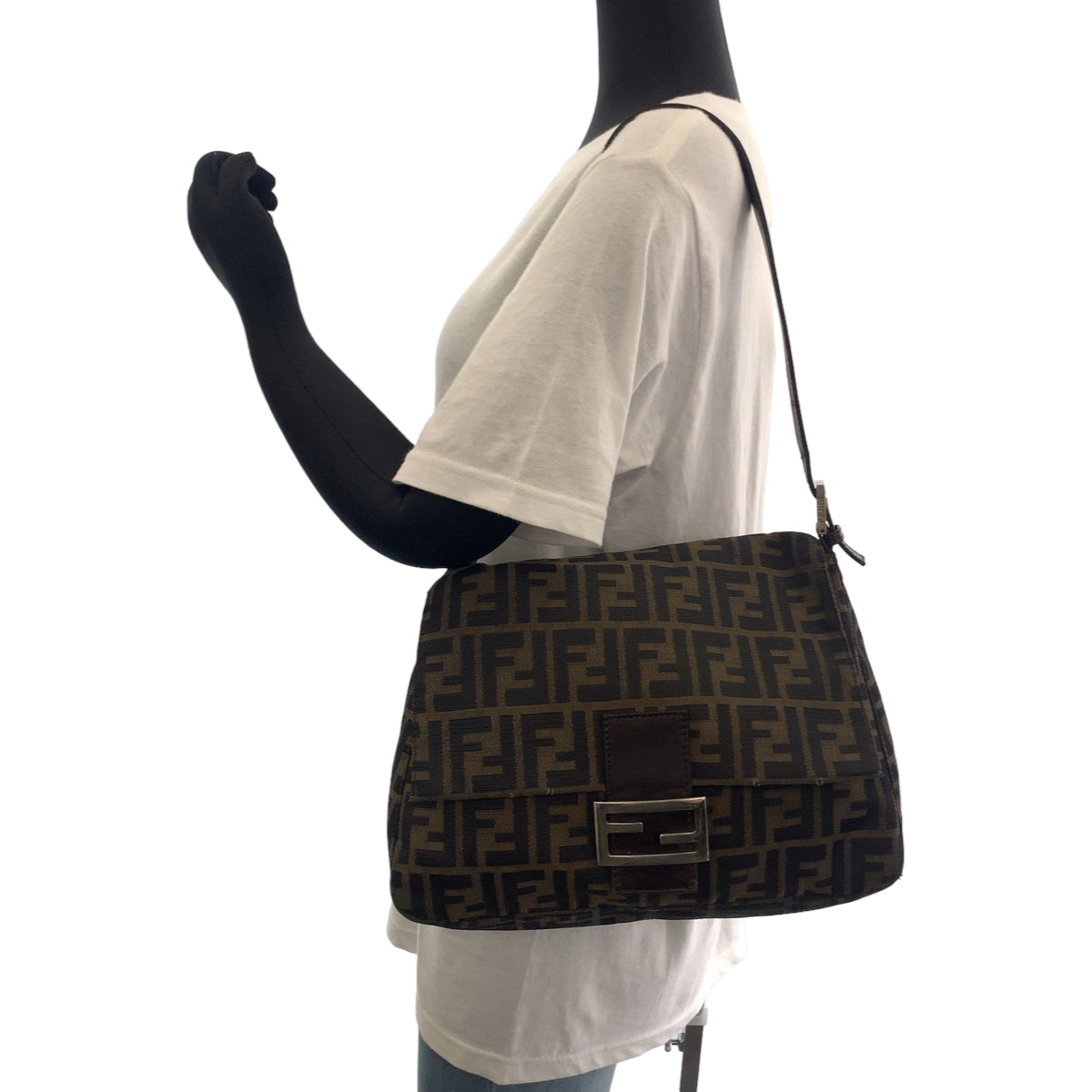 FENDI フェンディ ズッカ柄 マンマバケット ブラウン シルバー金具 キャンバス ワンショルダーバッグ 肩掛け  レディース
