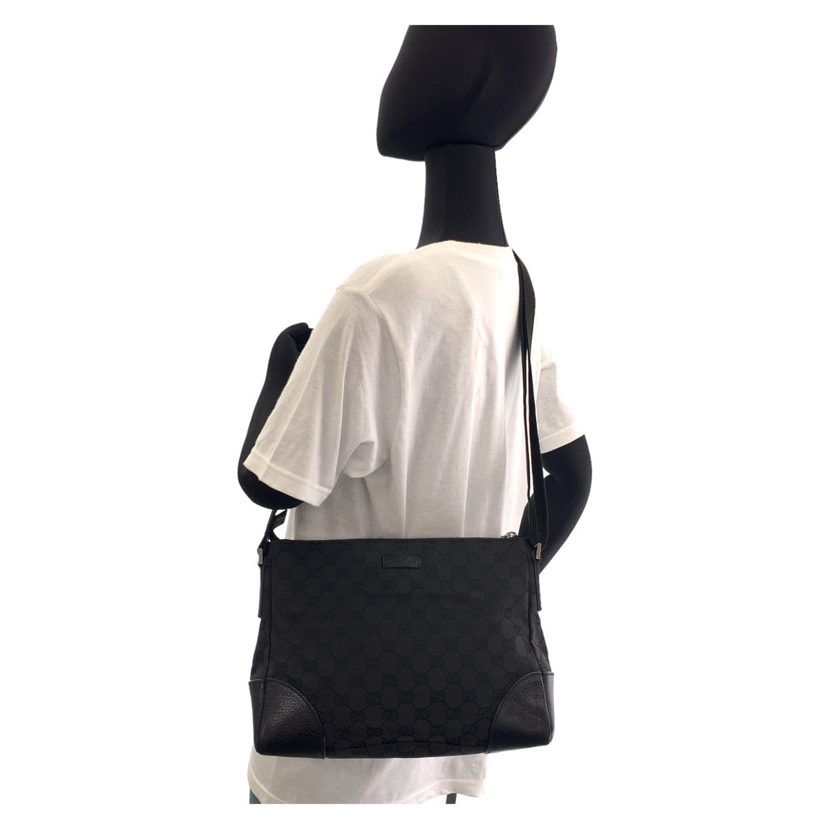 12272
GUCCI グッチ GG柄 ブラック シルバー金具 GGキャンバス / レザー 114273 斜めがけ ショルダーバッグ メッセンジャーバッグ 男女兼用  メンズ