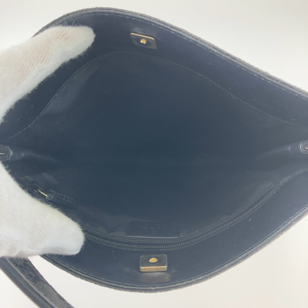 11822
GUCCI グッチ ブラック ゴールド金具 GGキャンバス / レザー 91762 斜め掛け ショルダーバッグ ポシェット  メンズ