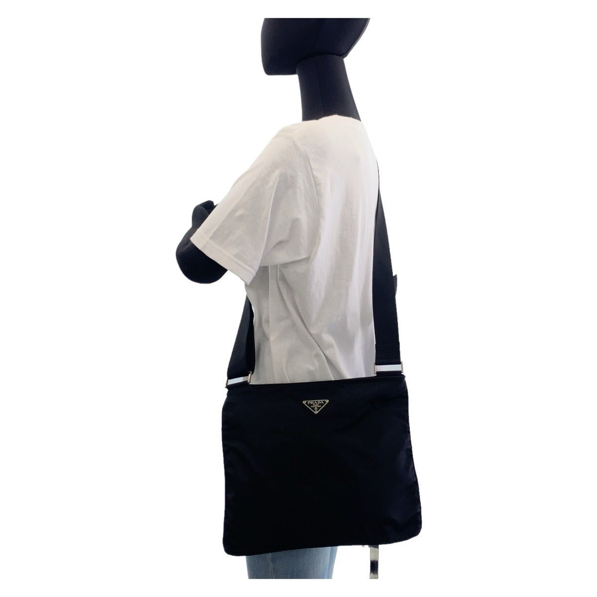 11828
PRADA プラダ テスート 三角ロゴプレート ブラック 黒 シルバー金具 ナイロン 斜め掛け ショルダーバッグ ポシェット  レディース
