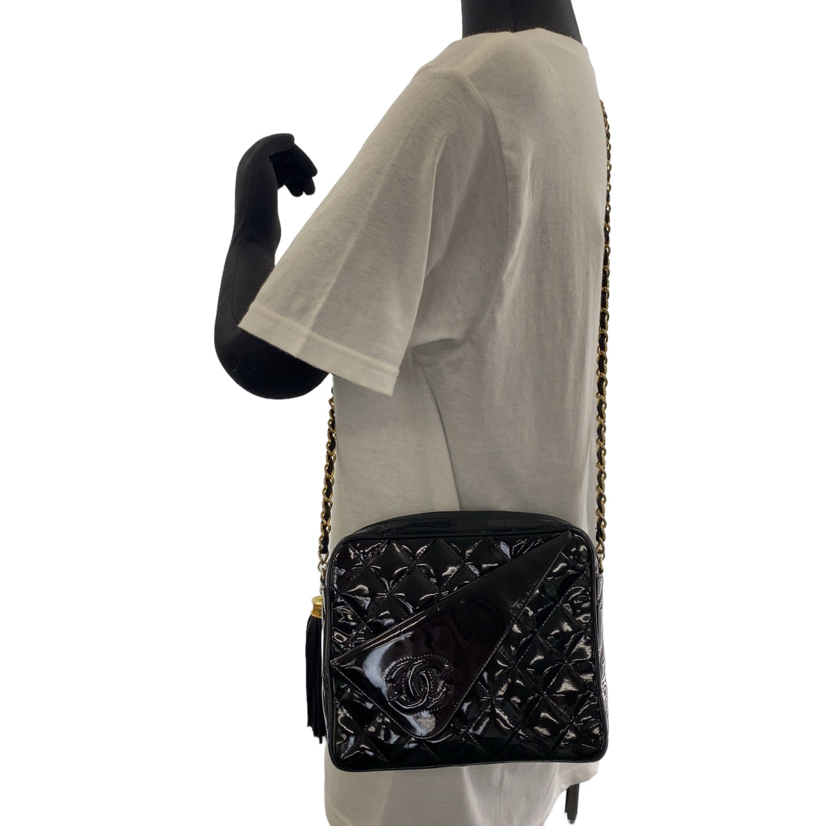 12262
CHANEL シャネル ヴィンテージ マトラッセ ココマーク フリンジ ブラック 黒 ゴールド金具 パテントレザー チェーンショルダーバッグ 斜め掛け  レディース