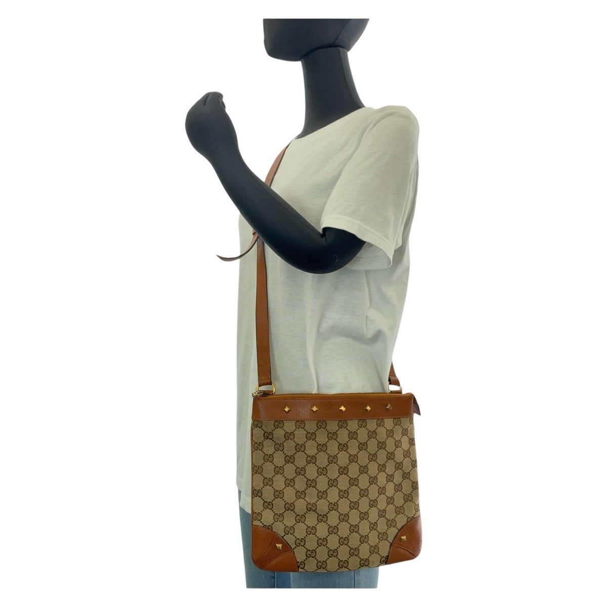 12905
GUCCI グッチ スタッズ ライトブラウン キャメル ゴールド金具 GGキャンバス / レザー 120893 ショルダーバッグ ポシェット  レディース
