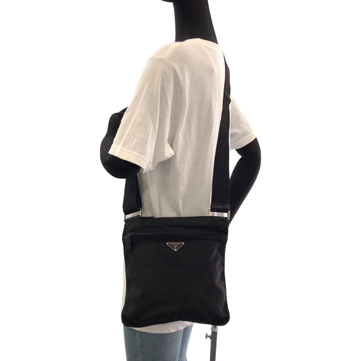 12331
PRADA プラダ テスート 三角ロゴプレート 男女兼用 ブラック 黒 シルバー金具 ナイロン 斜め掛け ショルダーバッグ ポシェット  メンズ